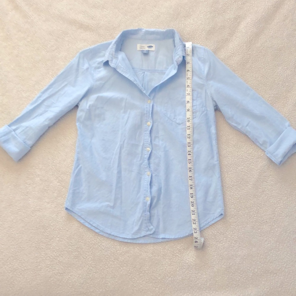 Gap XS button down blue collar shirt long sleeve